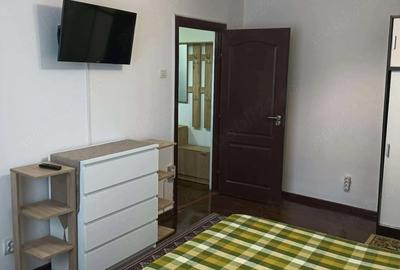 Garsonieră decomandată în Precista