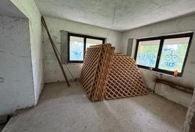Casă cu 11 camere cu Canalizare în Brănești - 3