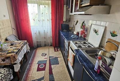 Apartament cu 2 camere decomandat în Poarta 6