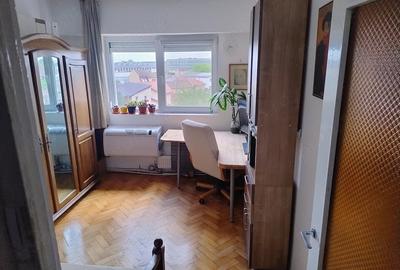 Apartament cu 4 camere decomandat în Soarelui - 8