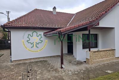Casă individuală cu 3 camere cu Canalizare în Central - 2