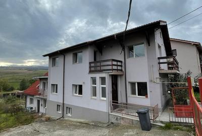 Casă cu 8 camere cu Teren 500 Mp în Iris