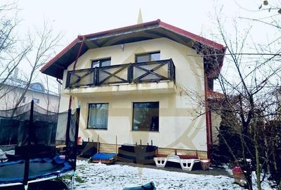 Casă cu 4 camere în Odăile