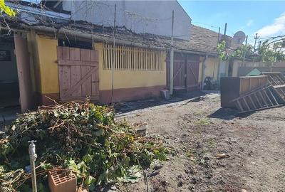 Casă cu 8 camere cu Teren 1188 Mp în Micălaca
