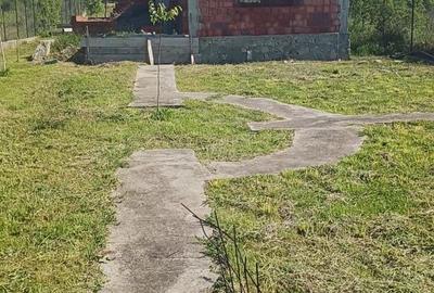 Teren de 2700 mp, în Moldova Veche - 1