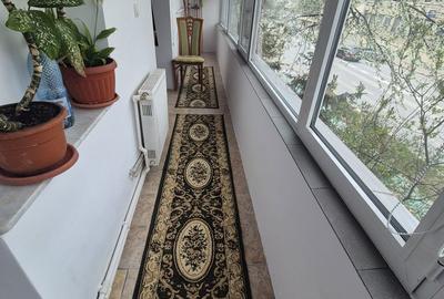 Apartament cu 3 camere semidecomandat în Central - 1