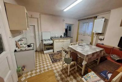 Apartament cu 3 camere decomandat în Central - 2