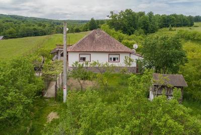 Casă cu 4 camere cu Teren 752 Mp în Racoș