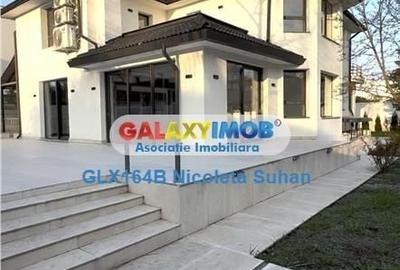 Casă cu 9 camere cu Teren 1070 Mp în Central