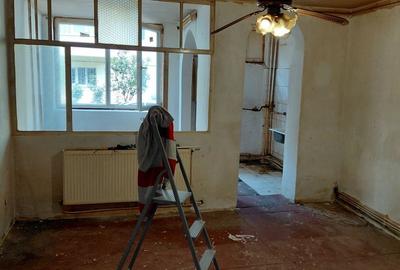Garsonieră decomandată în Central - 7