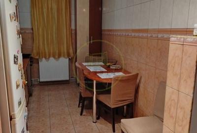 Apartament cu 3 camere decomandat în Scriitorilor