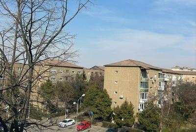 Garsonieră decomandată în Rogerius