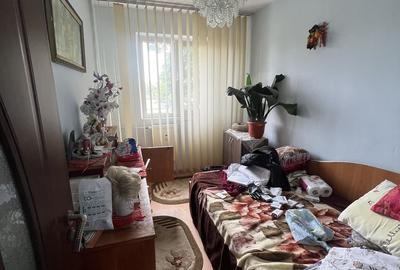 Apartament cu 4 camere semidecomandat în Craiovița Nouă - 8