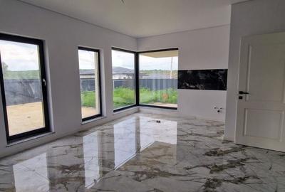 Casă cu 3 camere în Bucium