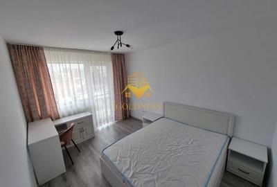 Apartament cu 3 camere semidecomandat în Dâmbul Rotund