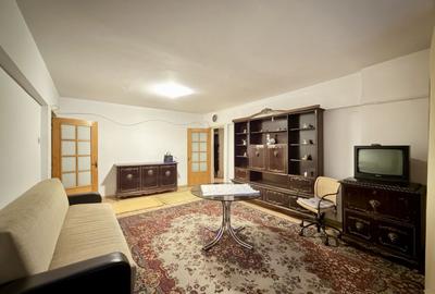 Apartament cu 3 camere semidecomandat în Aviației