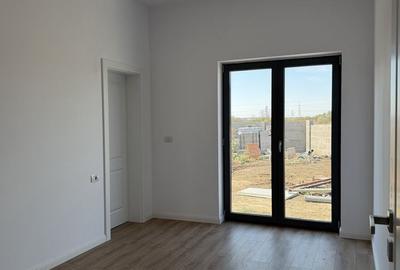 Casă cu 4 camere în Vladimirescu
