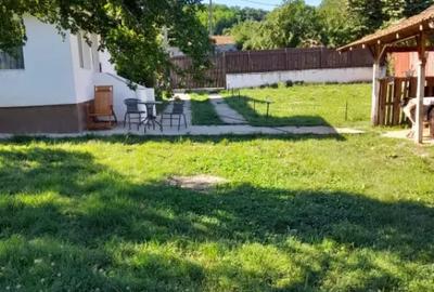 Casă cu 2 camere cu Teren 1800 Mp în Central