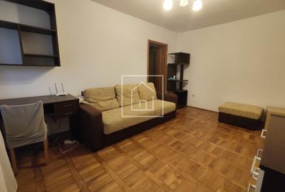 Apartament cu 2 camere semidecomandat, mobilat în Central