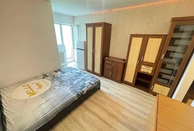 Garsonieră nedecomandată, mobilată în Nicolina
