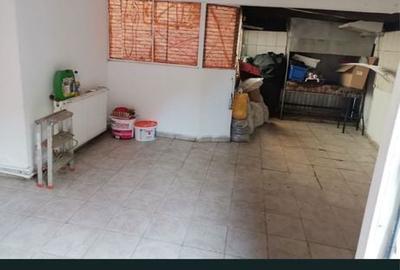 Spațiu comercial, de 75 mp, în Central - 3