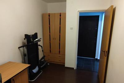 Apartament cu 3 camere semidecomandat în Est - 1