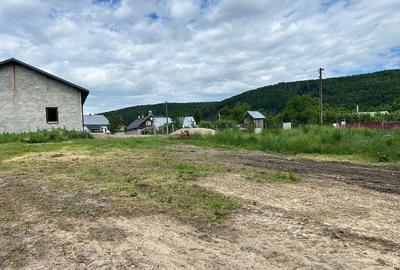 Teren de 2200 mp, în Pătrăuți - 7
