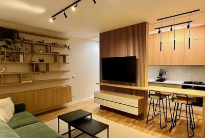 Apartament cu 3 camere semidecomandat, mobilat în Băneasa