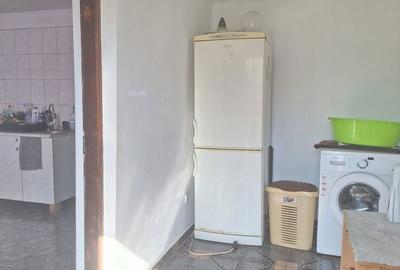 Casă cu 6 camere cu Teren 1341 Mp în Frumușani - 8