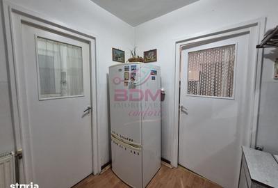 Apartament cu 3 camere semidecomandat în Central - 1