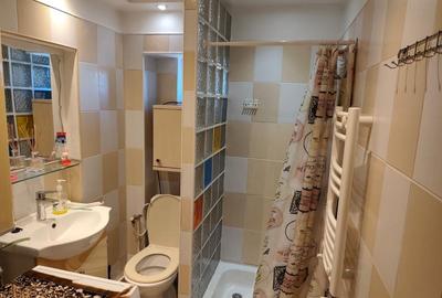 Apartament cu 2 camere decomandat în Titan