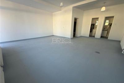 Spațiu comercial, de 90 mp, în Central - 4