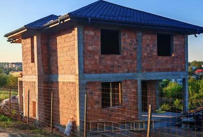 Casă cu 4 camere în Valea Adâncă - 2