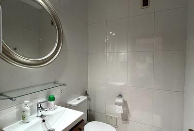 Apartament cu 3 camere, mobilat în Centrul Civic