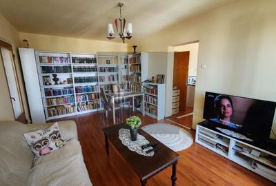 Apartament cu 4 camere semidecomandat, mobilat în Brâncoveanu