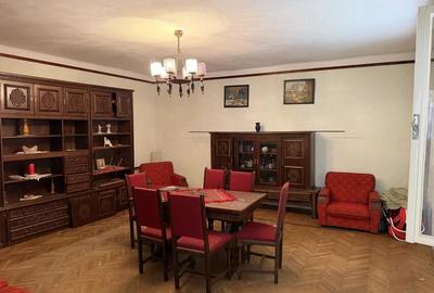 Casă cu Teren 750 Mp în Central