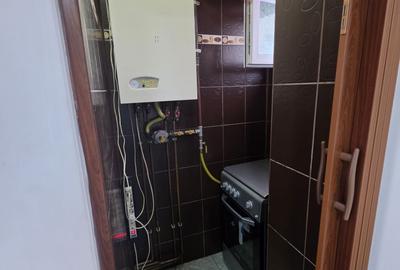 Apartament cu 3 camere decomandat în Găvana