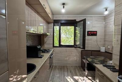 Apartament cu 4 camere decomandat în 1 Decembrie 1918 - 2
