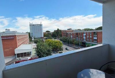 Apartament cu 2 camere decomandat în Micro 17