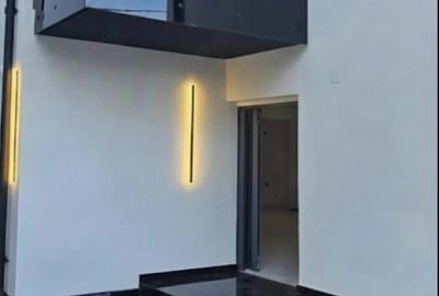 Casă cu Teren 180 Mp în Tineretului