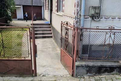 Casă individuală cu 2 camere decomandat cu Canalizare în Exterior Nord