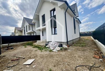 Casă cu 4 camere cu Teren 334 Mp în Șura Mare