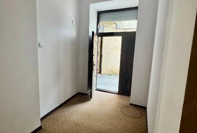 Spațiu comercial, de 110 mp, în Central