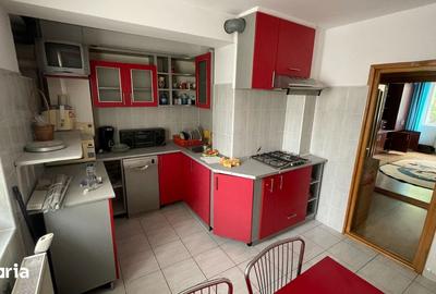 Apartament cu 4 camere în Central - 1