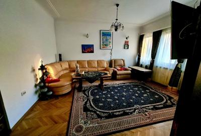 Casă cu 4 camere în Ultracentral