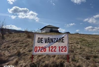 Teren de 990 mp, în Chinteni