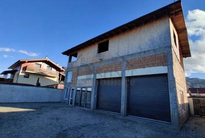 Casă cu 7 camere cu Canalizare în Bunloc