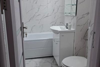 Apartament cu 3 camere decomandat în Rovine - 6