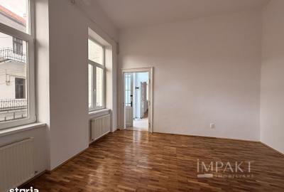 Apartament cu 8 camere în Central