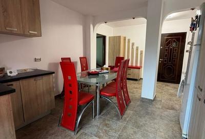 Apartament cu 3 camere decomandat în Central - 3
